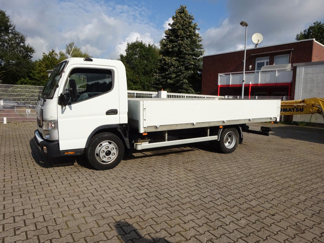 FUSO CANTER 7C15 Pritsche 4x2 - Carrinha de caixa aberta: foto 4 FUSO CANTER 7C15 Pritsche 4x2 - Carrinha de caixa aberta: foto 4