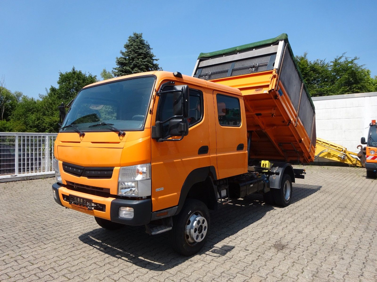 FUSO Canter Doppelkabine MEILLER 3Skipper 4x4 - Carrinha basculante: foto 1 FUSO Canter Doppelkabine MEILLER 3Skipper 4x4 - Carrinha basculante: foto 1
