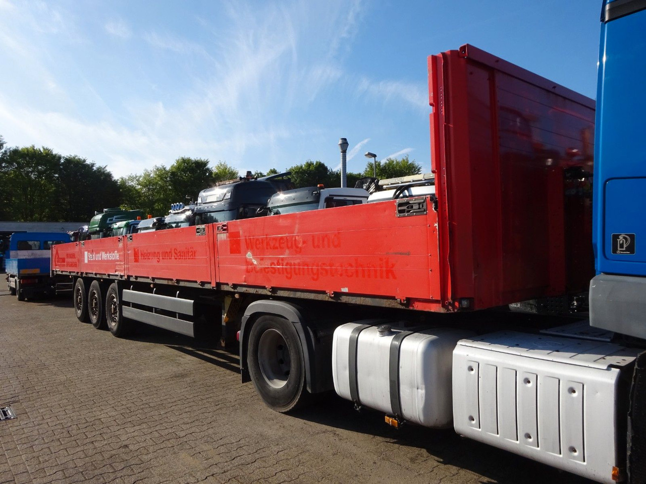 Fliegl Sattelpritsche mit Bordwänden und 3 Achsen - Semi-reboque plataforma/ Caixa aberta: foto 1 Fliegl Sattelpritsche mit Bordwänden und 3 Achsen - Semi-reboque plataforma/ Caixa aberta: foto 1