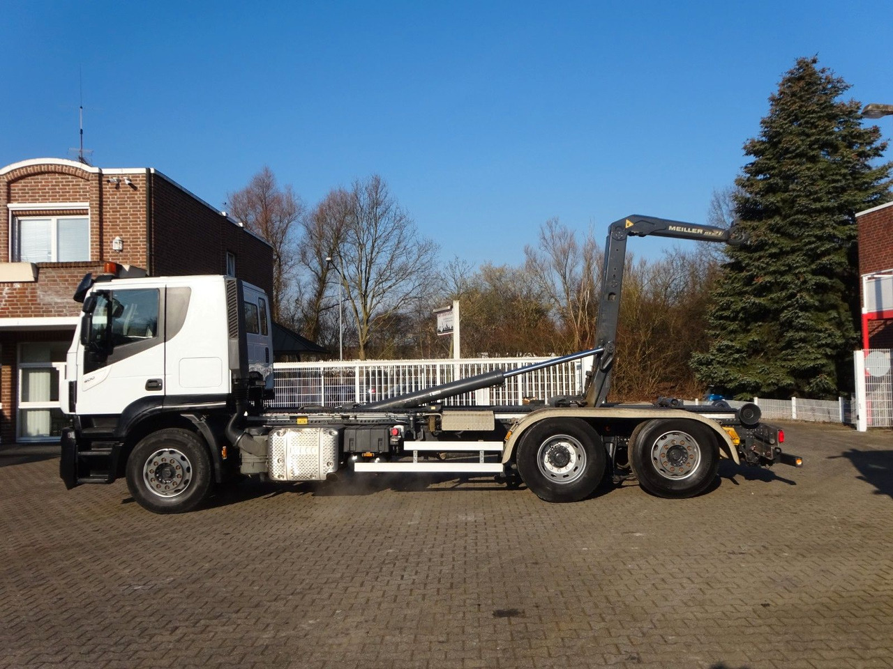 Iveco STRALIS 400 MEILLER Abroller Lift-Lenkachse 6x2 Iveco STRALIS 400 MEILLER Abroller Lift-Lenkachse 6x2 - Camião polibenne: foto 3 Iveco STRALIS 400 MEILLER Abroller Lift-Lenkachse 6x2 Iveco STRALIS 400 MEILLER Abroller Lift-Lenkachse 6x2 - Camião polibenne: foto 3