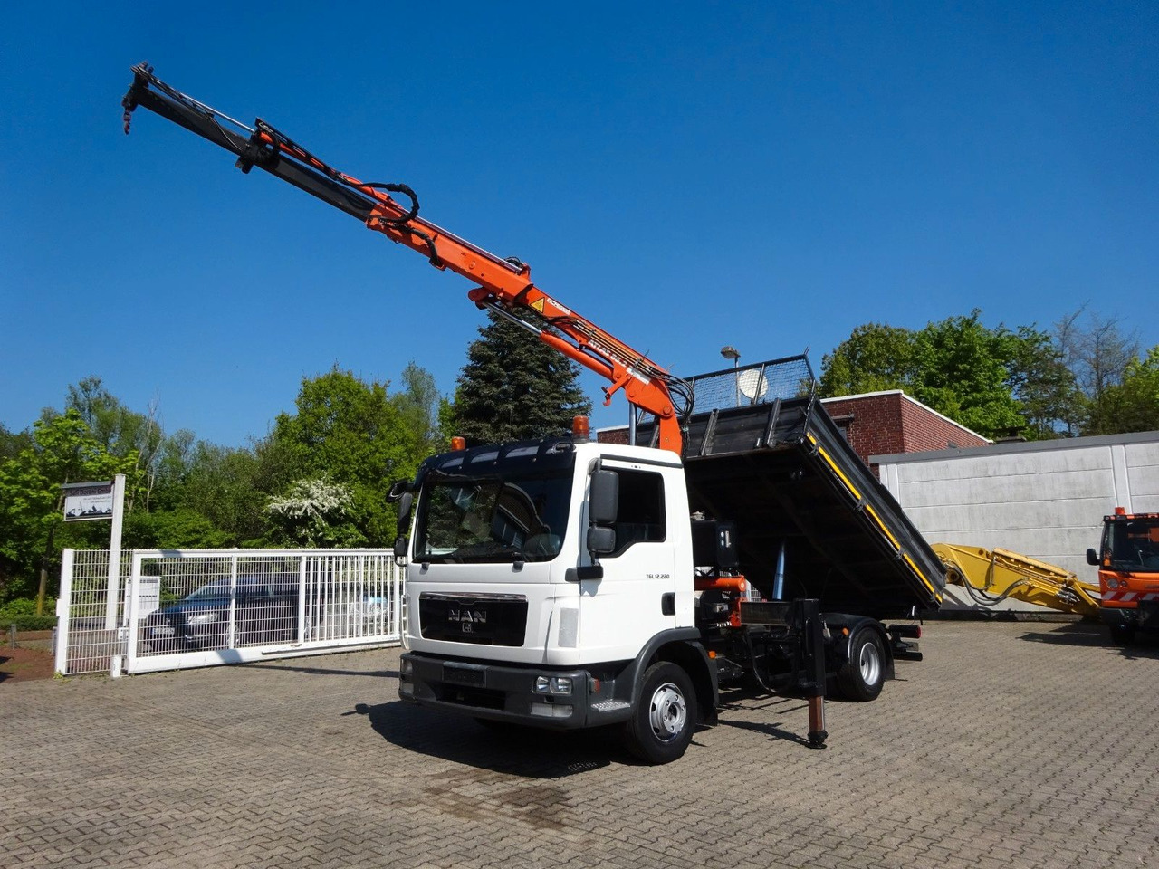 MAN 12.220 TGS + Atlas 85.2 Kran 4x2 - Camião basculante, Camião grua: foto 1 MAN 12.220 TGS + Atlas 85.2 Kran 4x2 - Camião basculante, Camião grua: foto 1