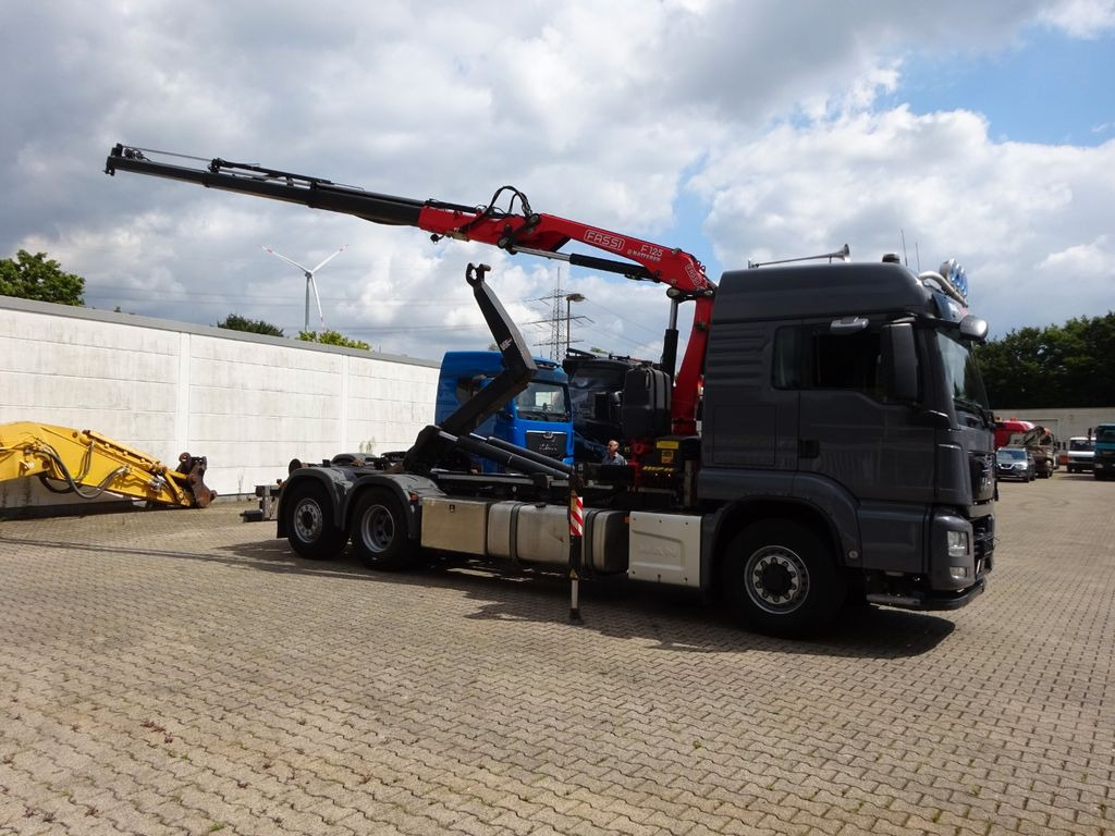 MAN 26.500 Abroller + Fassi F125A Kran 6x2-4 Allrad MAN 26.500 Abroller + Fassi F125A Kran 6x2-4 Allrad - Camião polibenne, Camião grua: foto 4 MAN 26.500 Abroller + Fassi F125A Kran 6x2-4 Allrad MAN 26.500 Abroller + Fassi F125A Kran 6x2-4 Allrad - Camião polibenne, Camião grua: foto 4