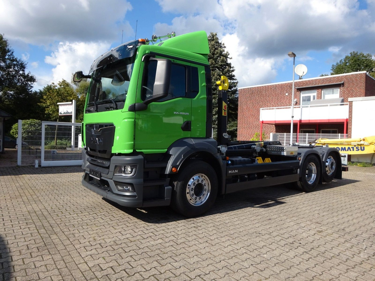 MAN 26.520 TGS HYVA Abroller 6x2 NEU !!! MAN 26.520 TGS HYVA Abroller 6x2 NEU !!! - Camião polibenne: foto 1 MAN 26.520 TGS HYVA Abroller 6x2 NEU !!! MAN 26.520 TGS HYVA Abroller 6x2 NEU !!! - Camião polibenne: foto 1
