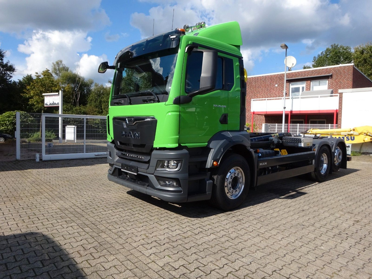 MAN 26.520 TGS HYVA Abroller 6x2 NEU !!! MAN 26.520 TGS HYVA Abroller 6x2 NEU !!! - Camião polibenne: foto 3 MAN 26.520 TGS HYVA Abroller 6x2 NEU !!! MAN 26.520 TGS HYVA Abroller 6x2 NEU !!! - Camião polibenne: foto 3