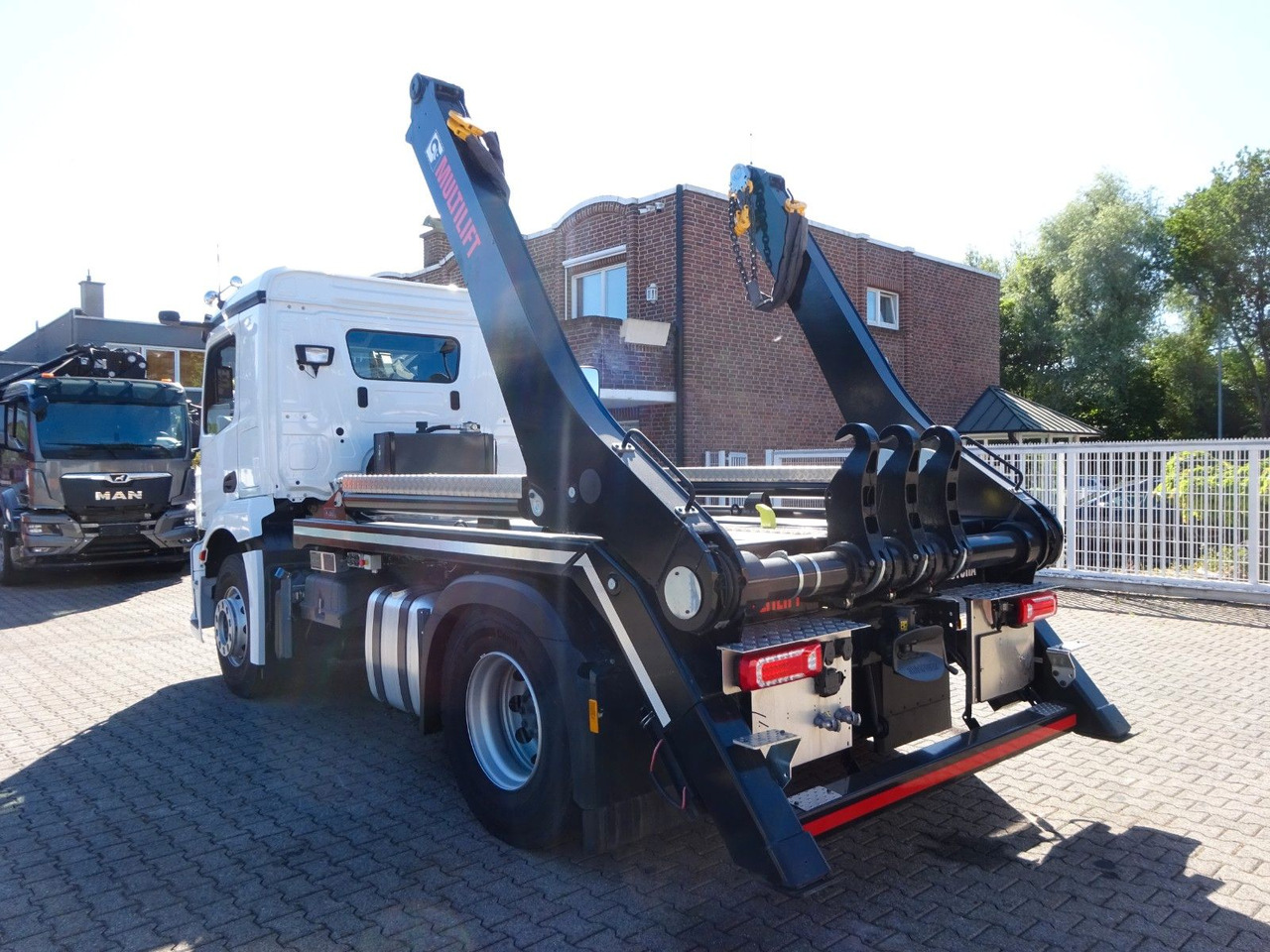 Mercedes-Benz 1840 Actros Absetzkipper NEUFAHRZEUG mit 1645 km - Camião basculante: foto 4 Mercedes-Benz 1840 Actros Absetzkipper NEUFAHRZEUG mit 1645 km - Camião basculante: foto 4