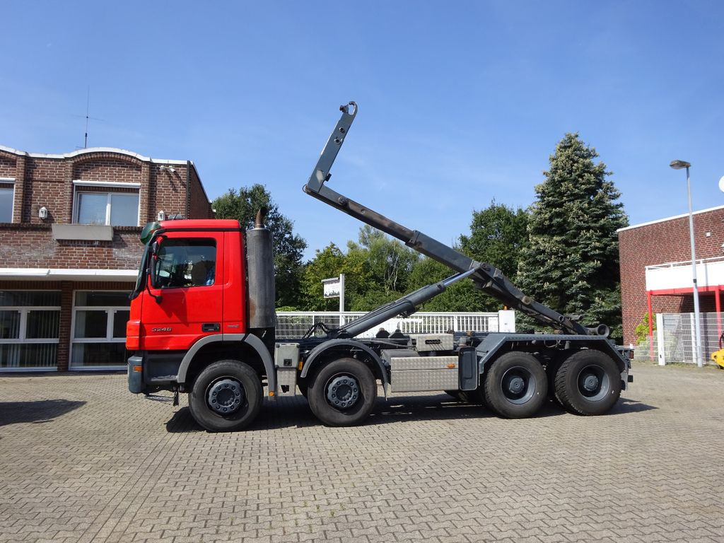 Mercedes-Benz 3246 Actros Abroller K45 8x4 Knickhacken Mercedes-Benz 3246 Actros Abroller K45 8x4 Knickhacken - Camião polibenne: foto 1 Mercedes-Benz 3246 Actros Abroller K45 8x4 Knickhacken Mercedes-Benz 3246 Actros Abroller K45 8x4 Knickhacken - Camião polibenne: foto 1