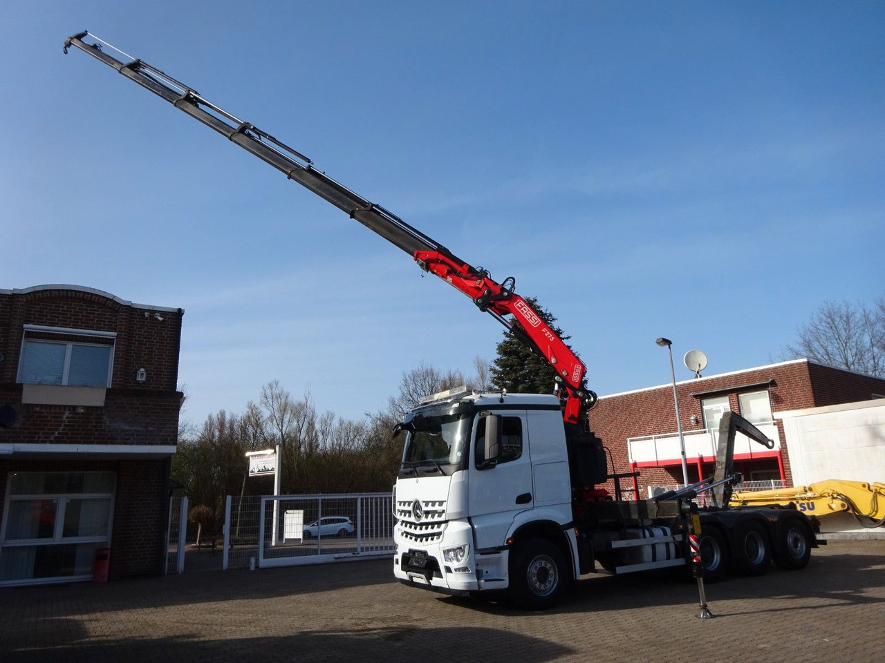 Mercedes-Benz 3248 Fassi Abroller + Fassi F275A 8x4 TRIDEM - Camião grua: foto 2 Mercedes-Benz 3248 Fassi Abroller + Fassi F275A 8x4 TRIDEM - Camião grua: foto 2
