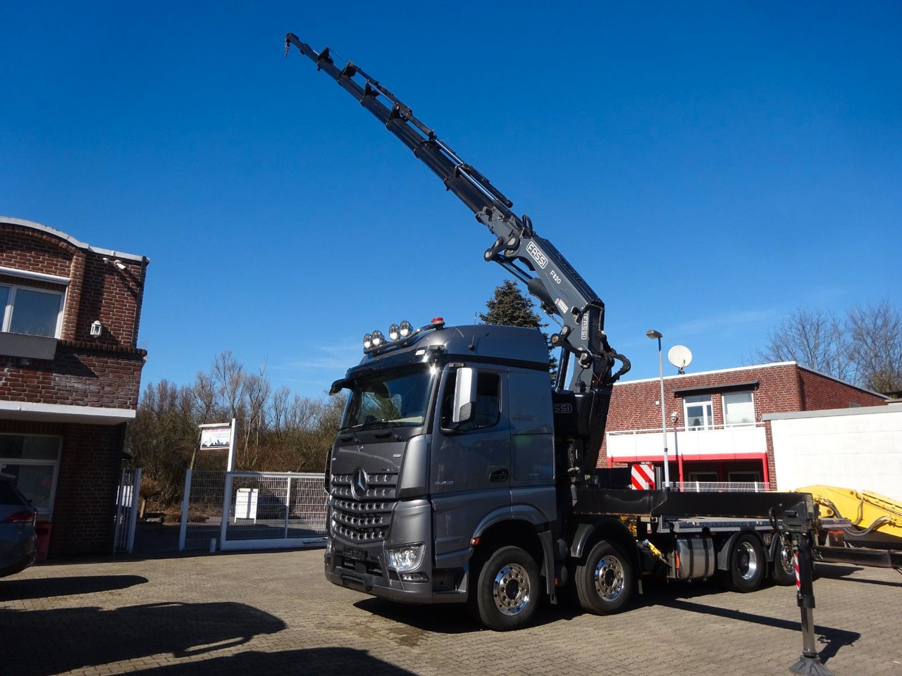 Mercedes-Benz 3453 Plattform + Fassi F820 Kran 8x2 Mercedes-Benz 3453 FASSI F820 Kran 8x Hydr. Ausschub - Camião grua, Camião de caixa aberta/ Plataforma: foto 4 Mercedes-Benz 3453 Plattform + Fassi F820 Kran 8x2 Mercedes-Benz 3453 FASSI F820 Kran 8x Hydr. Ausschub - Camião grua, Camião de caixa aberta/ Plataforma: foto 4