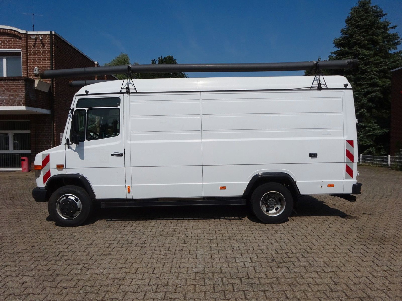Mercedes-Benz 616D Vario Kastenwagen 4x2 - Furgão: foto 3 Mercedes-Benz 616D Vario Kastenwagen 4x2 - Furgão: foto 3