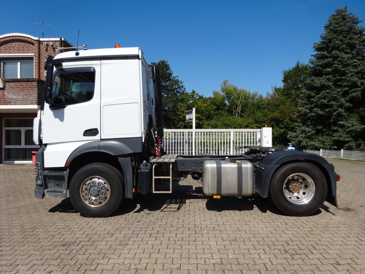 Mercedes-Benz 1846 Actros SZM HAD ALLRAD - Tractor: foto 3 Mercedes-Benz 1846 Actros SZM HAD ALLRAD - Tractor: foto 3