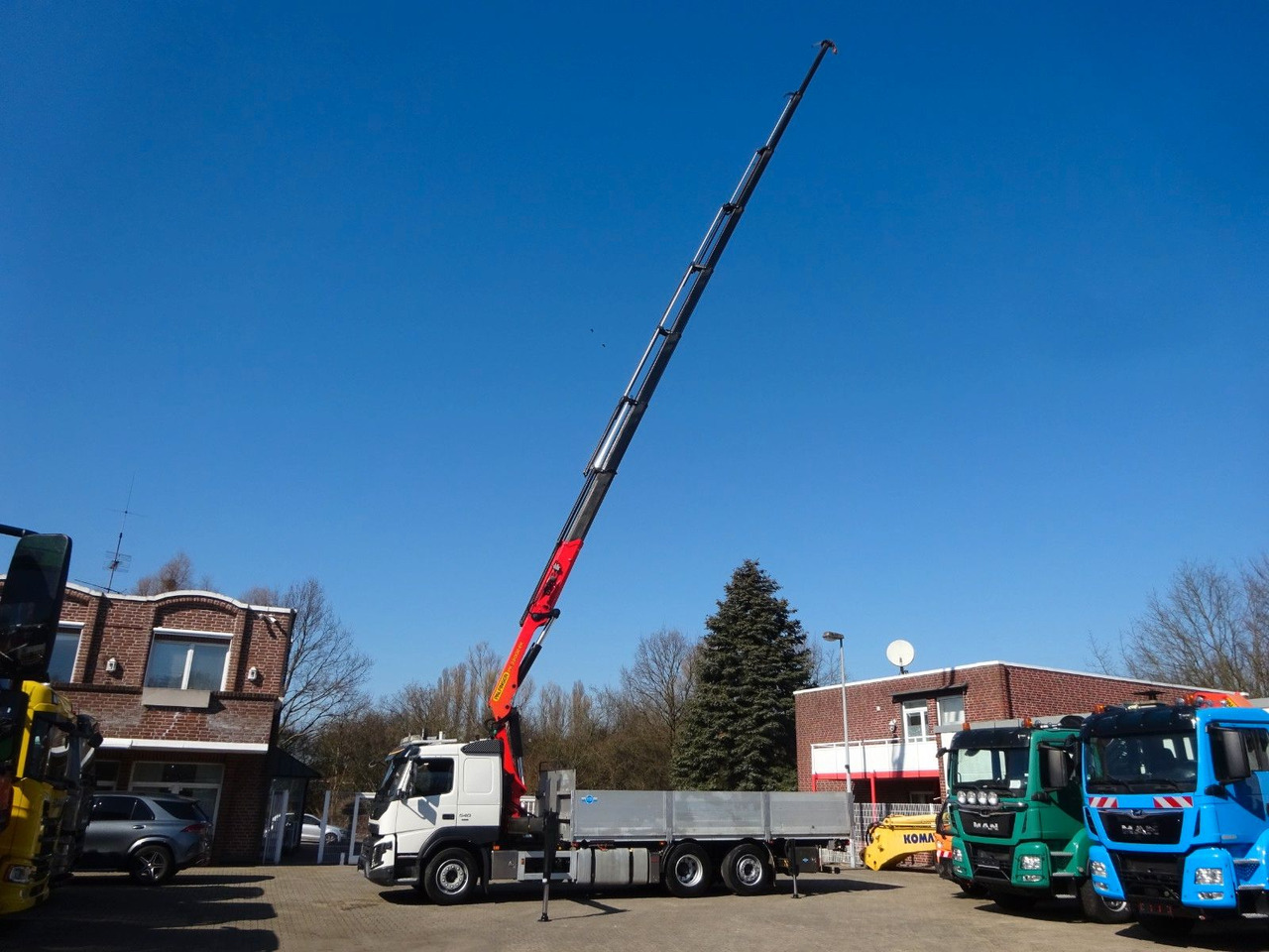 Volvo FMX 540 Pritsche + PK 33002 Kran 6x2 - Camião grua: foto 3 Volvo FMX 540 Pritsche + PK 33002 Kran 6x2 - Camião grua: foto 3
