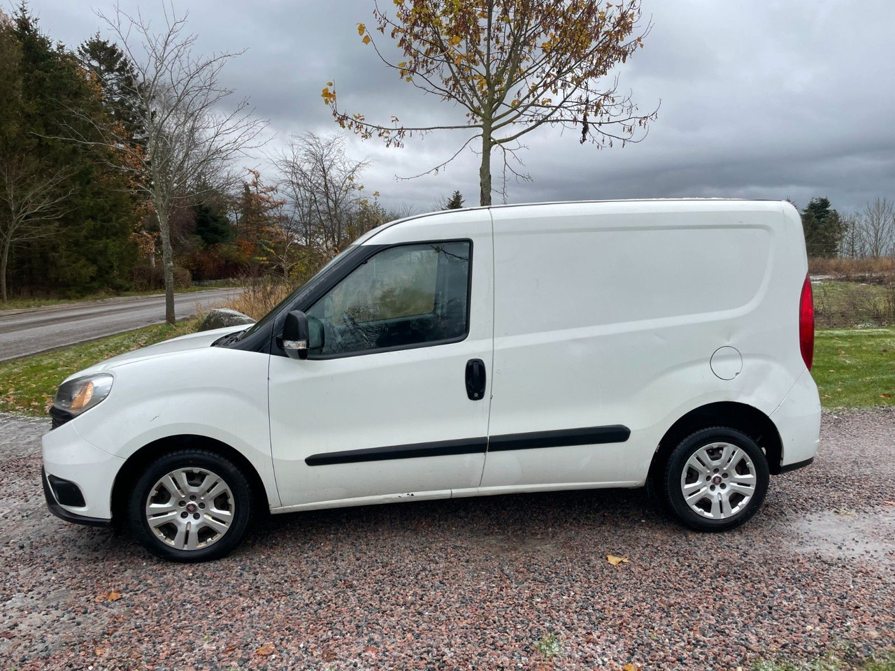 Fiat Doblo Doblò Basis Kasten 1.3 diesel - Carrinha: foto 2 Fiat Doblo Doblò Basis Kasten 1.3 diesel - Carrinha: foto 2