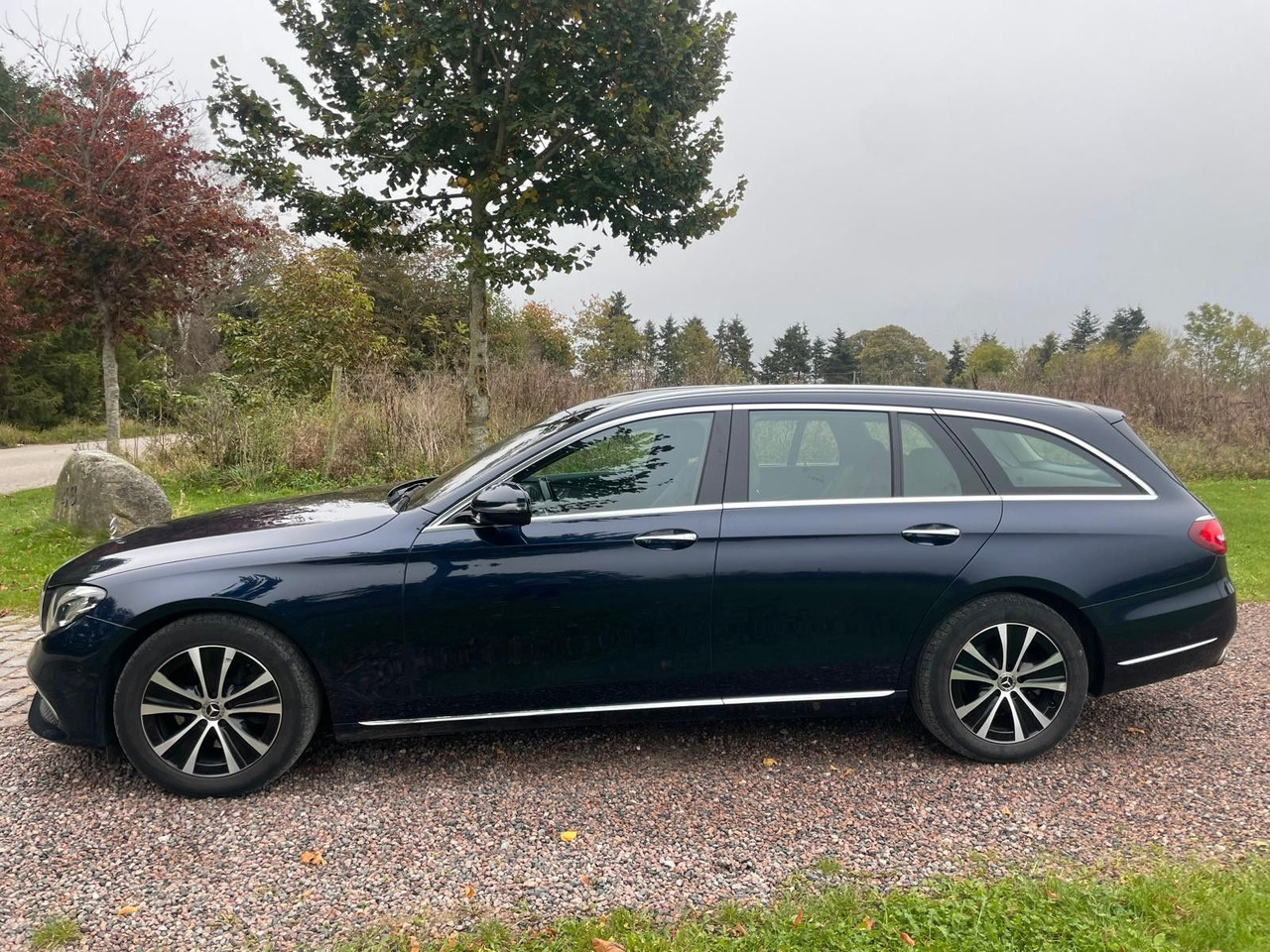 Mercedes-Benz E 220 T-Modell E 220 d *4Matic* - Carrinha: foto 2 Mercedes-Benz E 220 T-Modell E 220 d *4Matic* - Carrinha: foto 2