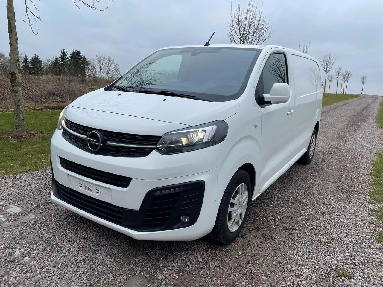 Opel Vivaro Kasten Edition M L2 2.0 Opel Vivaro 2.0 CDTI Edition M L2 *9400€ netto - Furgão compacto: foto 2 Opel Vivaro Kasten Edition M L2 2.0 Opel Vivaro 2.0 CDTI Edition M L2 *9400€ netto - Furgão compacto: foto 2