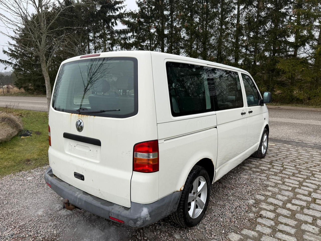 Volkswagen T5 Transporter 1.9 TDI *9 Sitze * 3900 € - Furgão de passageiros: foto 4 Volkswagen T5 Transporter 1.9 TDI *9 Sitze * 3900 € - Furgão de passageiros: foto 4