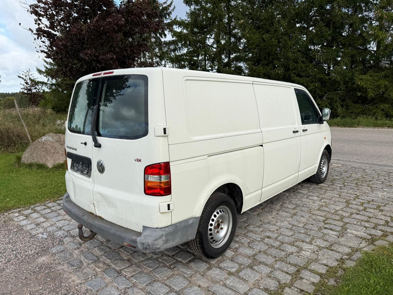 Volkswagen T5 Transporter 2.5 TDI Kasten lang *2500 € - Furgão compacto: foto 4 Volkswagen T5 Transporter 2.5 TDI Kasten lang *2500 € - Furgão compacto: foto 4