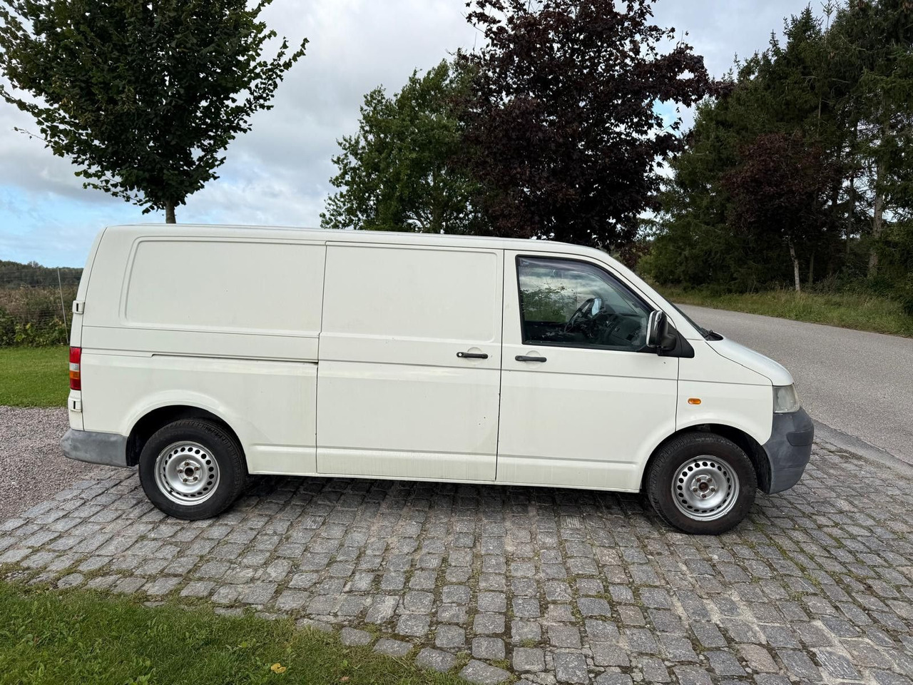 Volkswagen T5 Transporter 2.5 TDI Kasten lang - Furgão compacto: foto 5 Volkswagen T5 Transporter 2.5 TDI Kasten lang - Furgão compacto: foto 5