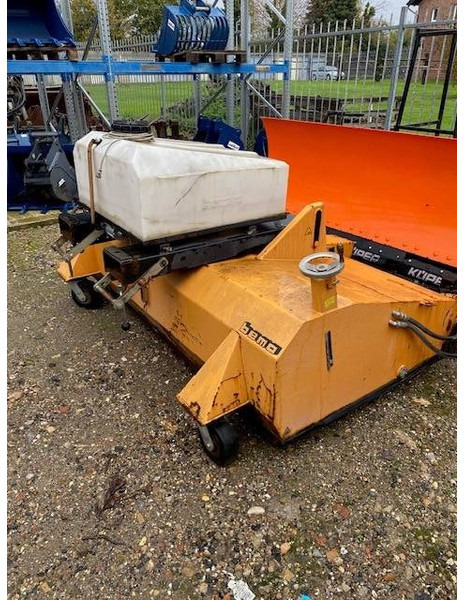 Bema 40 Classic 2050 Kehrbesen 2.200 EUR - Vassoura por Máquina de construção: foto 1 Bema 40 Classic 2050 Kehrbesen 2.200 EUR - Vassoura por Máquina de construção: foto 1