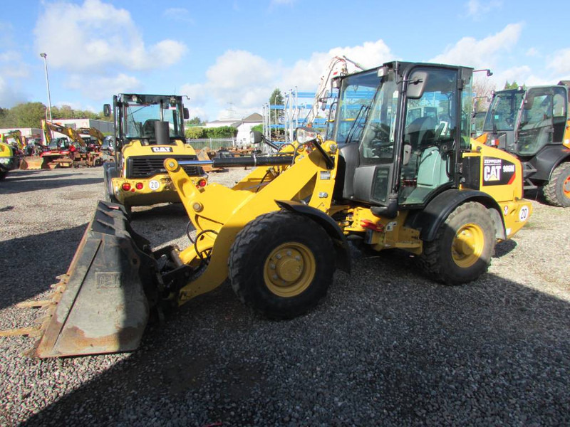 Cat 906 M Radlader 29.500 EUR - Pá carregadora de rodas: foto 1 Cat 906 M Radlader 29.500 EUR - Pá carregadora de rodas: foto 1