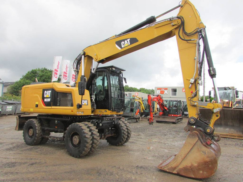 Cat M 320 F Mobilbagger 69.500 EUR / AC - Escavadeira de rodas: foto 3 Cat M 320 F Mobilbagger 69.500 EUR / AC - Escavadeira de rodas: foto 3