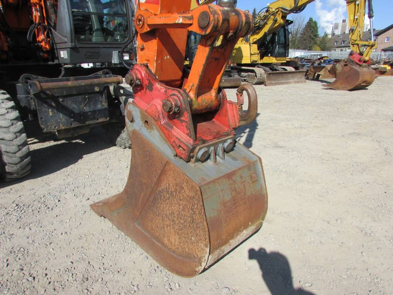 Hitachi ZX 140 W-3 Mobilbagger 43.000 EUR / Klima - Escavadeira de rodas: foto 4 Hitachi ZX 140 W-3 Mobilbagger 43.000 EUR / Klima - Escavadeira de rodas: foto 4