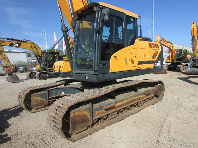 Hyundai HX 220 L Kettenbagger / 68.000 EUR / AC - Escavadora de rastos: foto 2 Hyundai HX 220 L Kettenbagger / 68.000 EUR / AC - Escavadora de rastos: foto 2