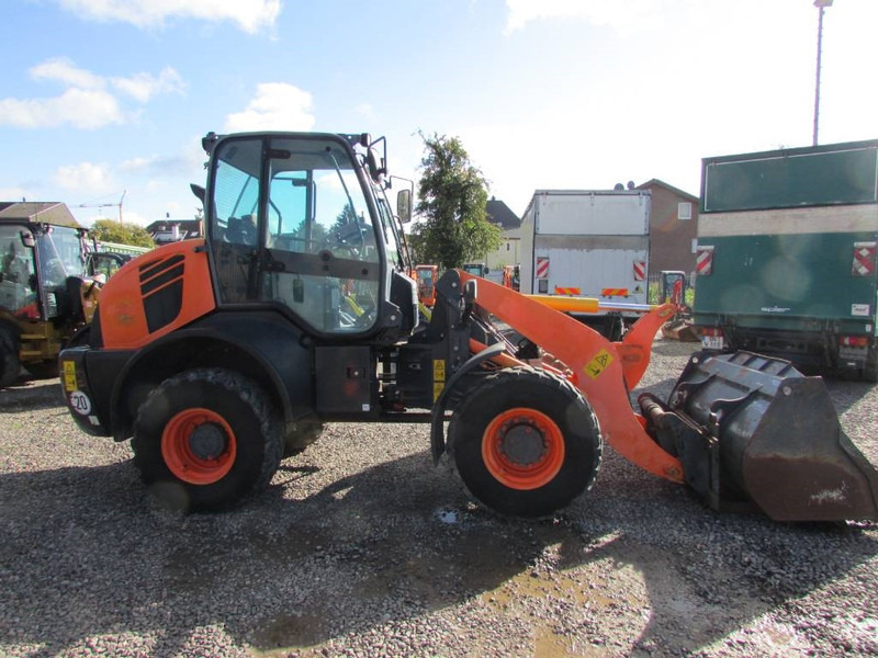 Komatsu WA 100 M-7 Radlader 28.000 EUR - Pá carregadora de rodas: foto 4 Komatsu WA 100 M-7 Radlader 28.000 EUR - Pá carregadora de rodas: foto 4