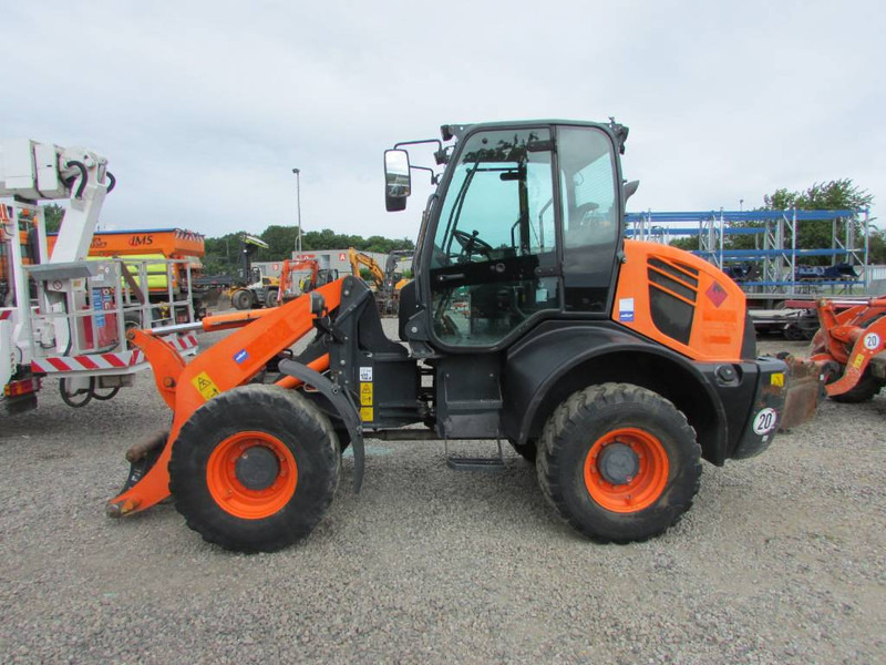 Komatsu WA 100 M-7 Radlader 29.000 EUR - Pá carregadora de rodas: foto 1 Komatsu WA 100 M-7 Radlader 29.000 EUR - Pá carregadora de rodas: foto 1