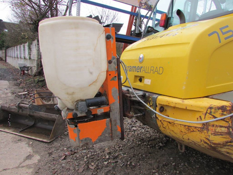 Kramer 750 Radlader mit Winterdienstausrüstung 19.900 € - Pá carregadora de rodas: foto 5 Kramer 750 Radlader mit Winterdienstausrüstung 19.900 € - Pá carregadora de rodas: foto 5