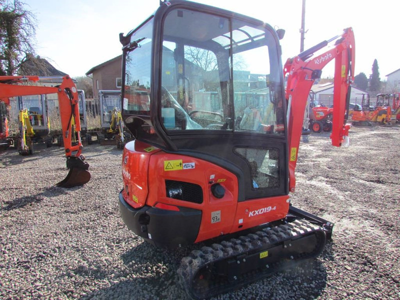 Kubota KX 019-4 HI Minibagger 26.500 EUR - Mini escavadeira: foto 4 Kubota KX 019-4 HI Minibagger 26.500 EUR - Mini escavadeira: foto 4