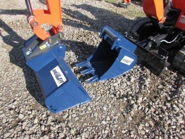 Kubota U 10-5 Side Lever Minibagger 21.500 EUR - Mini escavadeira: foto 2 Kubota U 10-5 Side Lever Minibagger 21.500 EUR - Mini escavadeira: foto 2