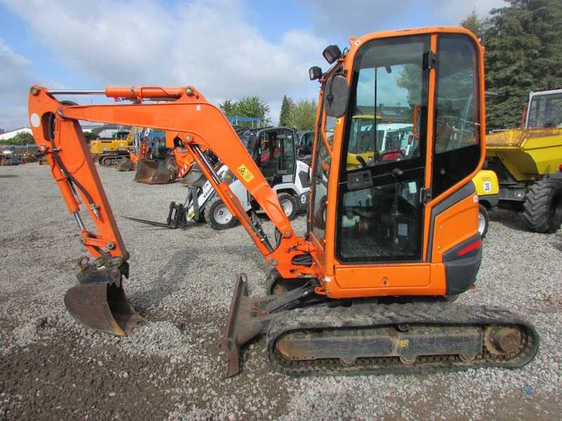 Kubota U 27-4 Minibagger 20.000 EUR - Mini escavadeira: foto 2 Kubota U 27-4 Minibagger 20.000 EUR - Mini escavadeira: foto 2