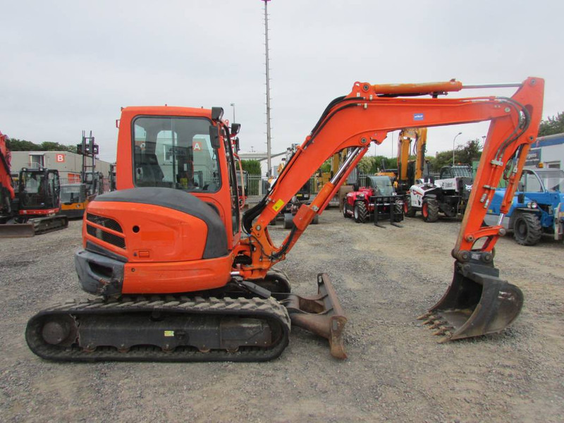 Kubota U 55-4 Minibagger 24.500 EUR - Mini escavadeira: foto 1 Kubota U 55-4 Minibagger 24.500 EUR - Mini escavadeira: foto 1