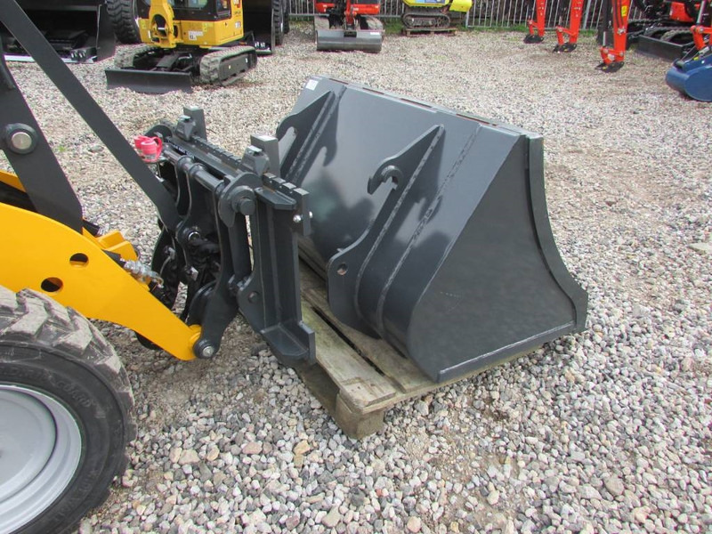 Schäffer 2428 SLT Schmalspur Radlader 32.500 Schaeffer - Mini pá carregadora de rastos: foto 3 Schäffer 2428 SLT Schmalspur Radlader 32.500 Schaeffer - Mini pá carregadora de rastos: foto 3