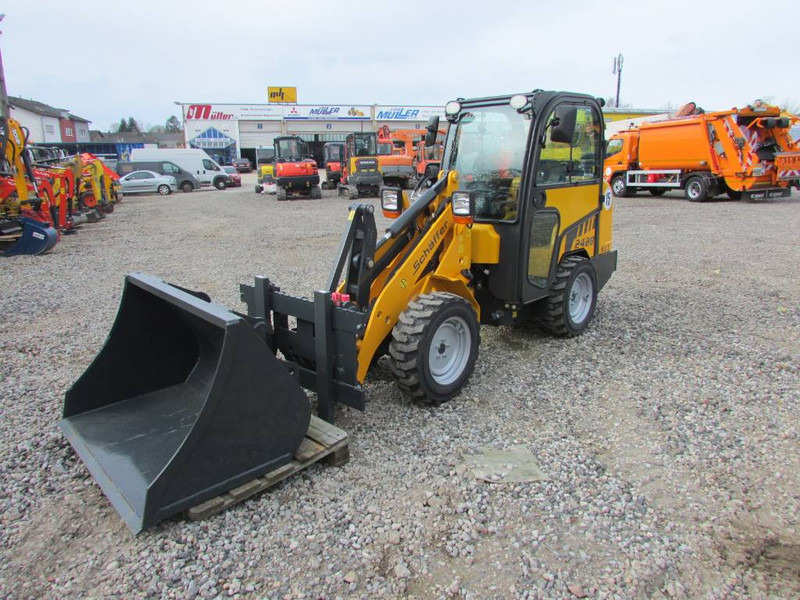 Schäffer 2428 SLT Schmalspur Radlader 32.500 Schaeffer - Mini pá carregadora de rastos: foto 1 Schäffer 2428 SLT Schmalspur Radlader 32.500 Schaeffer - Mini pá carregadora de rastos: foto 1