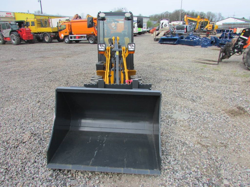 Schäffer 2428 SLT Schmalspur Radlader 32.500 Schaeffer - Mini pá carregadora de rastos: foto 4 Schäffer 2428 SLT Schmalspur Radlader 32.500 Schaeffer - Mini pá carregadora de rastos: foto 4