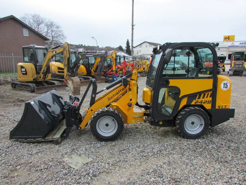 Schäffer 2428 SLT Schmalspur Radlader 32.500 Schaeffer - Mini pá carregadora de rastos: foto 5 Schäffer 2428 SLT Schmalspur Radlader 32.500 Schaeffer - Mini pá carregadora de rastos: foto 5