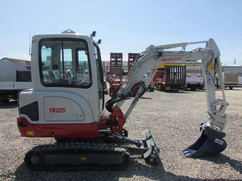 Takeuchi TB 225 Minibagger 44.000 EUR - Mini escavadeira: foto 5 Takeuchi TB 225 Minibagger 44.000 EUR - Mini escavadeira: foto 5