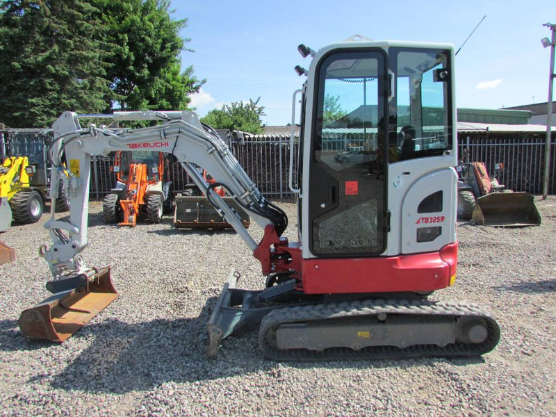 Takeuchi TB 325 R Minibagger 34.500 EUR - Mini escavadeira: foto 1 Takeuchi TB 325 R Minibagger 34.500 EUR - Mini escavadeira: foto 1