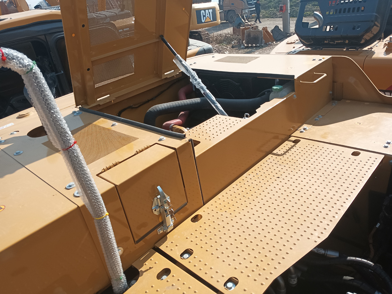 Escavadora de rastos CATERPILLAR 320GC: foto 7