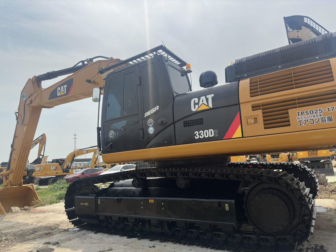 CATERPILLAR 330D2 - Escavadora de rastos: foto 1 CATERPILLAR 330D2 - Escavadora de rastos: foto 1