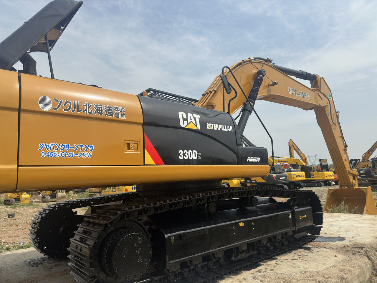 CATERPILLAR 330D2 - Escavadora de rastos: foto 2 CATERPILLAR 330D2 - Escavadora de rastos: foto 2
