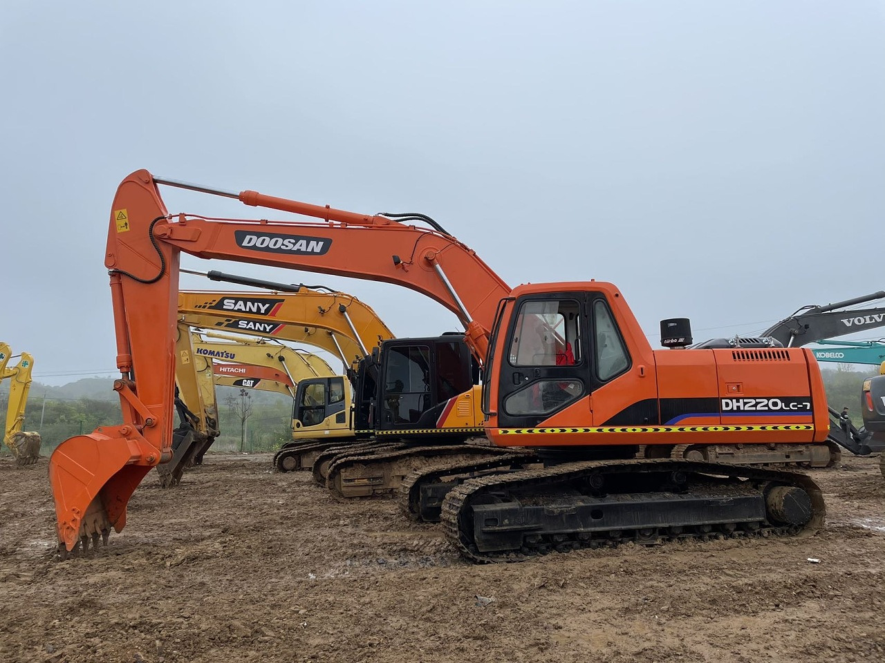 DOOSAN DH220 - Escavadora de rastos: foto 1 DOOSAN DH220 - Escavadora de rastos: foto 1