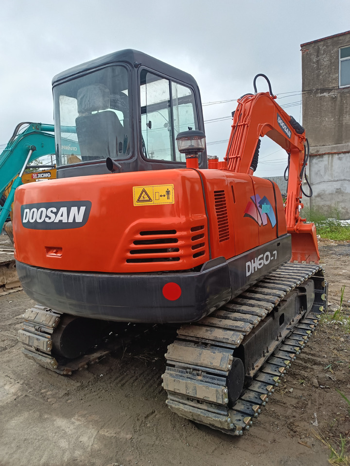 DOOSAN DH60-7 - Mini escavadeira: foto 3 DOOSAN DH60-7 - Mini escavadeira: foto 3
