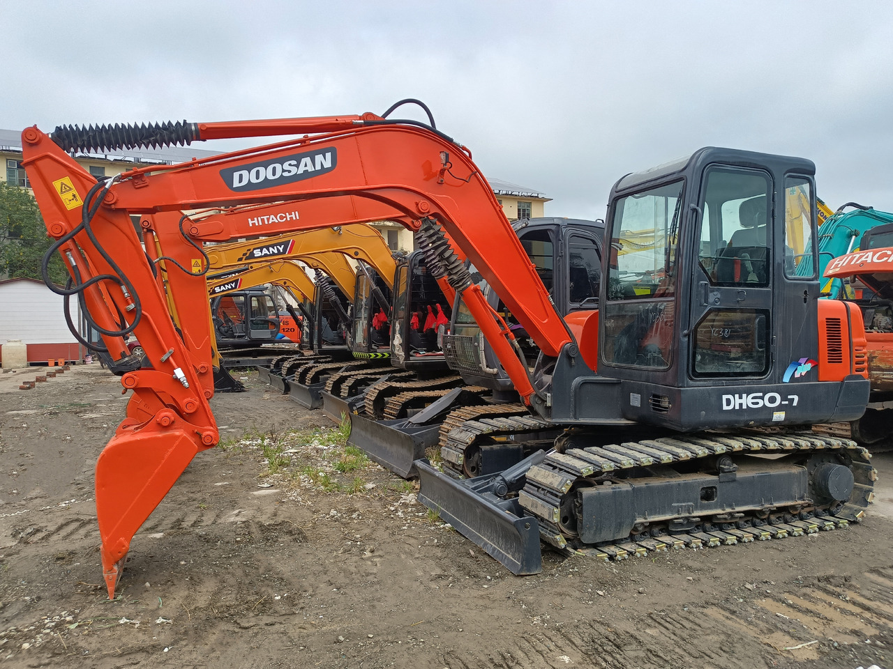 DOOSAN DH60-7 - Mini escavadeira: foto 1 DOOSAN DH60-7 - Mini escavadeira: foto 1