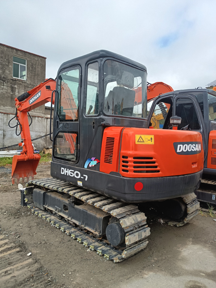 DOOSAN DH60-7 - Mini escavadeira: foto 4 DOOSAN DH60-7 - Mini escavadeira: foto 4