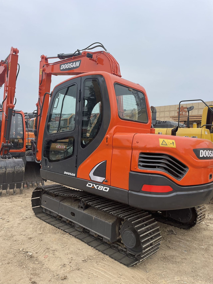 DOOSAN DX80 - Escavadora de rastos: foto 4 DOOSAN DX80 - Escavadora de rastos: foto 4
