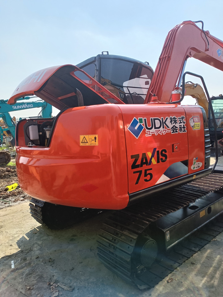 HITACHI ZX75 - Escavadora de rastos: foto 2 HITACHI ZX75 - Escavadora de rastos: foto 2