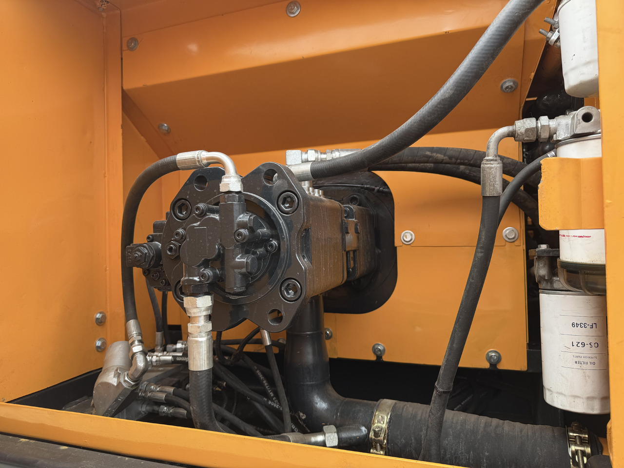 Escavadora de rastos HYUNDAI HX220HD: foto 6 Escavadora de rastos HYUNDAI HX220HD: foto 6