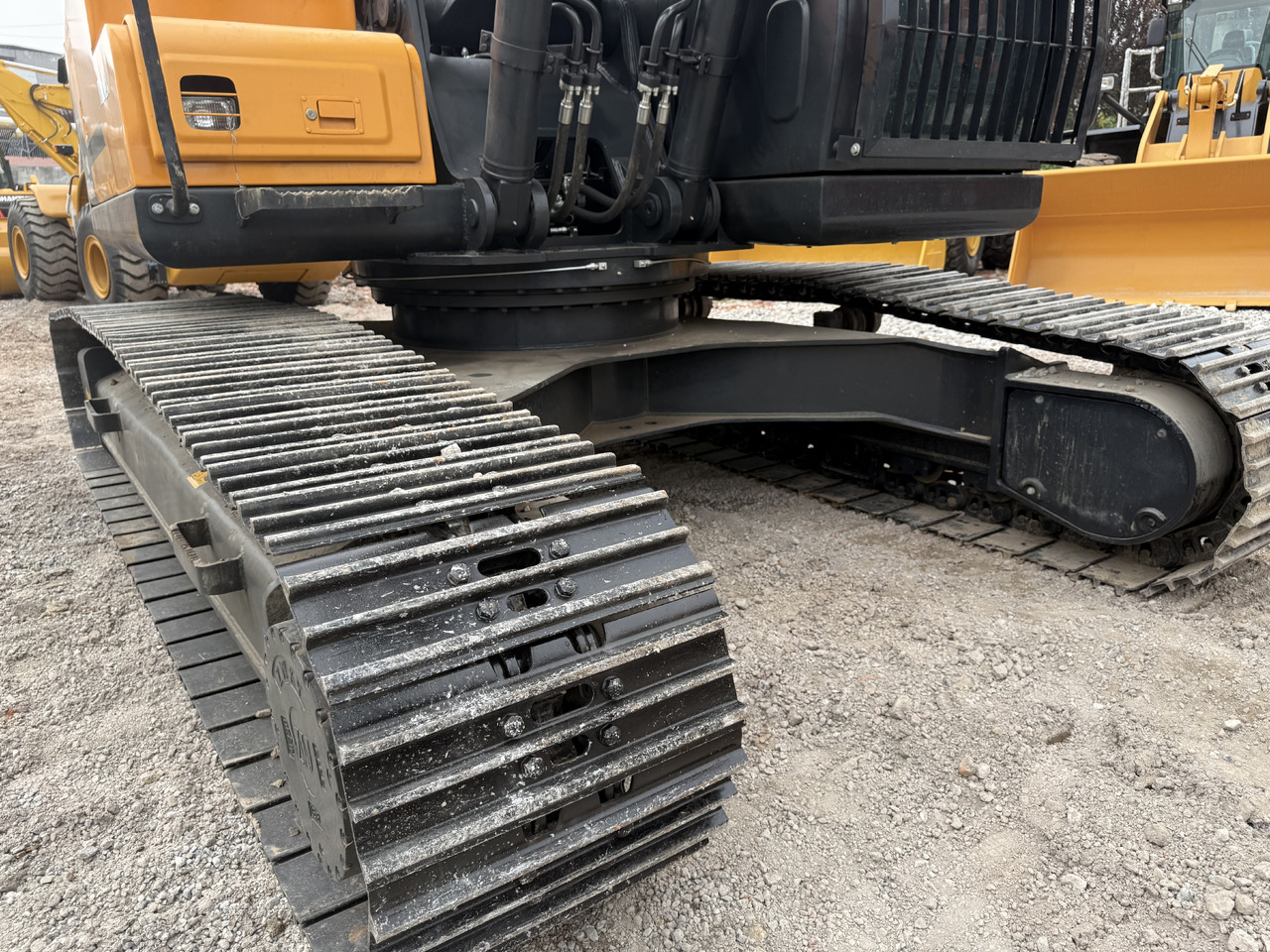 Escavadora de rastos HYUNDAI HX220HD: foto 9 Escavadora de rastos HYUNDAI HX220HD: foto 9